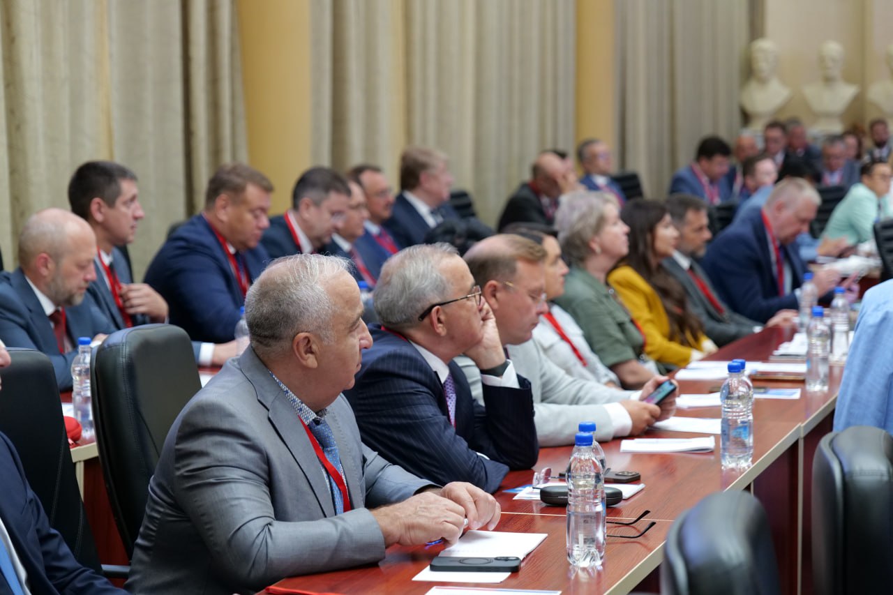 В Саратове проходит Всероссийское совещание избирательных комиссий с участием председателя ЦИК Эллы Памфиловой.