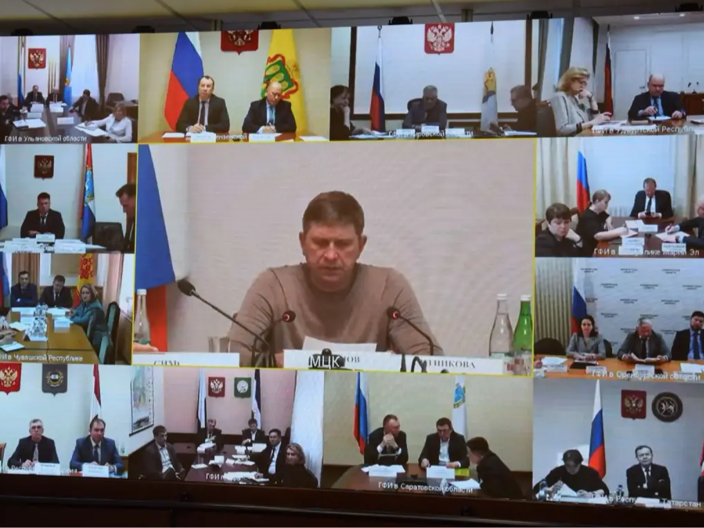 В ПФО обсудили семинары для специалистов, работающих с участниками СВО и их семьями.