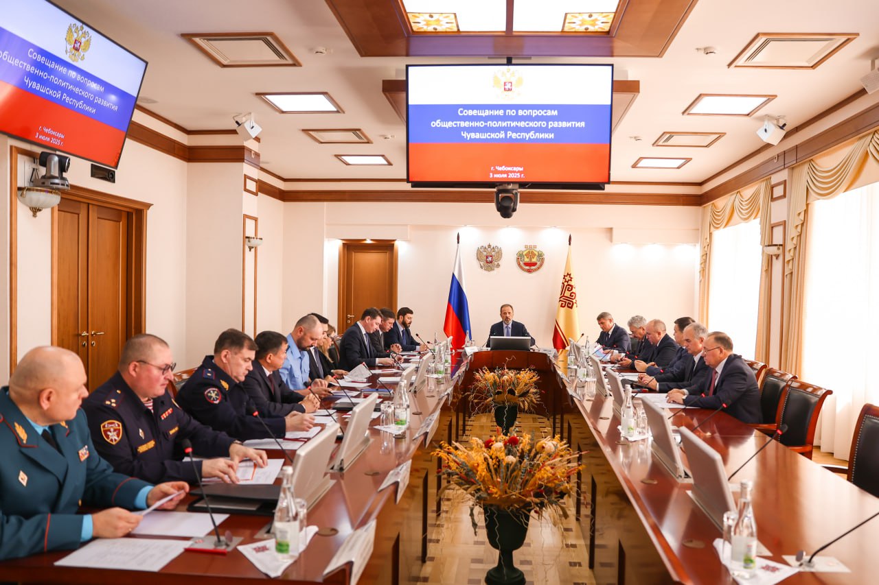 Игорь Комаров и глава Чувашии Олег Николаев обсудили социально-экономическое развитие региона и поддержку участников СВО.