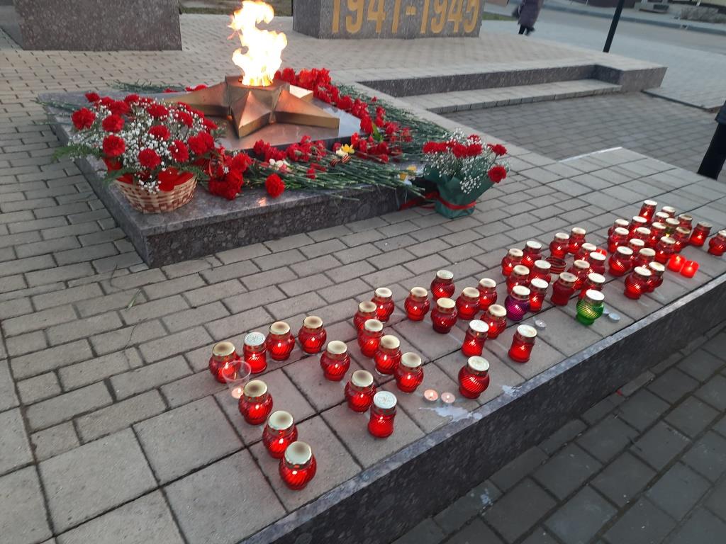 Афанасьевцы зажгли свечи в память о погибших в Великой Отечественной войне....