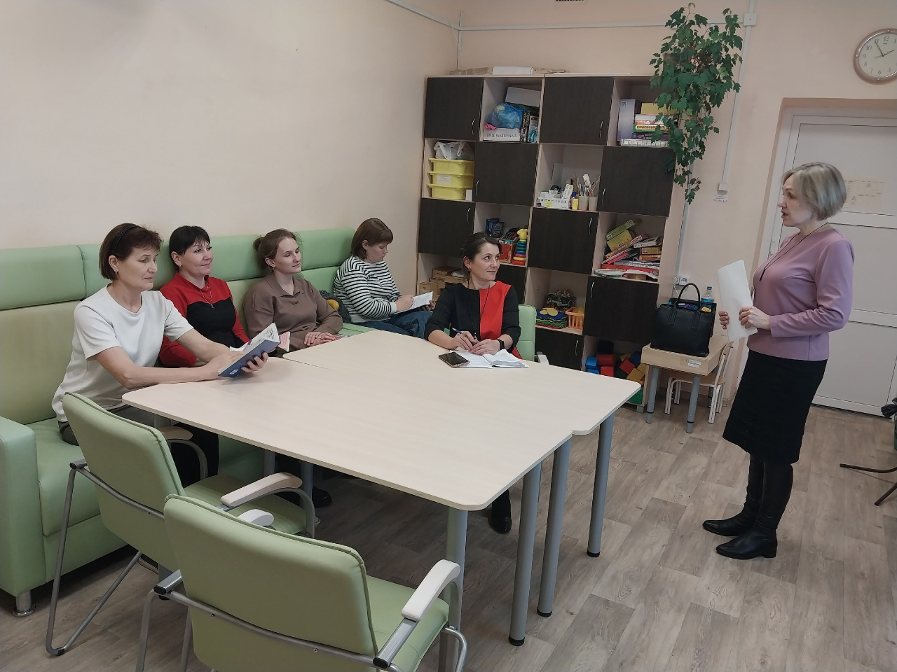 Как помочь семье в трудной ситуации: специалисты обсудили механизм профилактики.