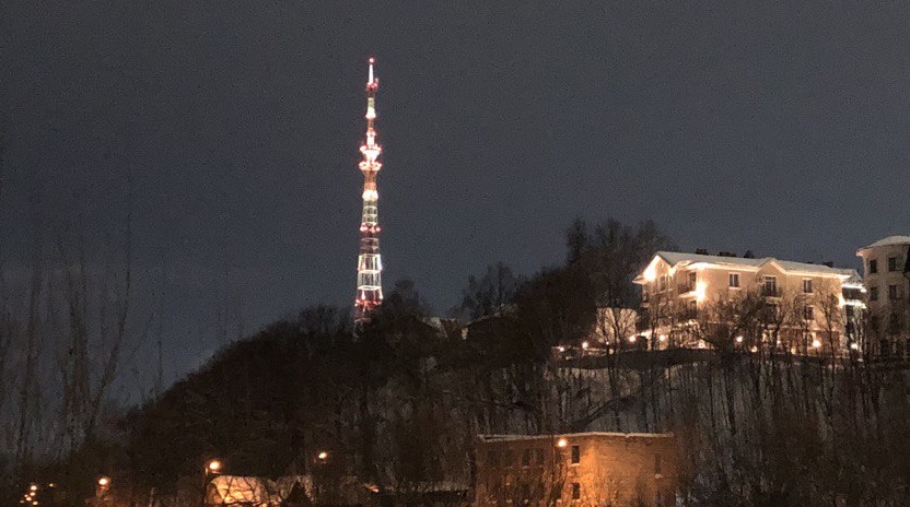 Телебашня в Кирове включит праздничную подсветку в  День защитника Отечества.