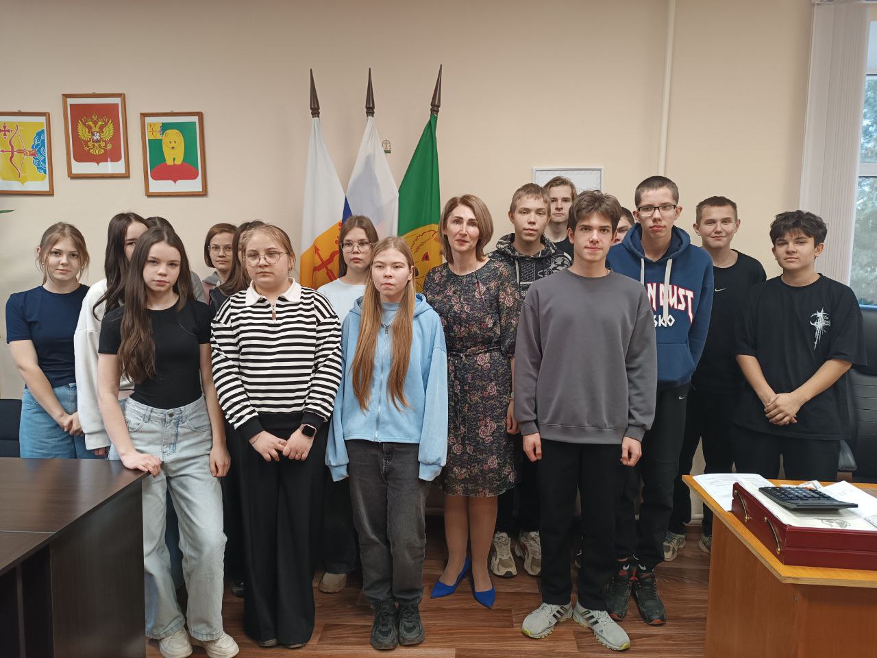 Администрацию округа посетили ученики старших классов школы поселка Афанасьево.